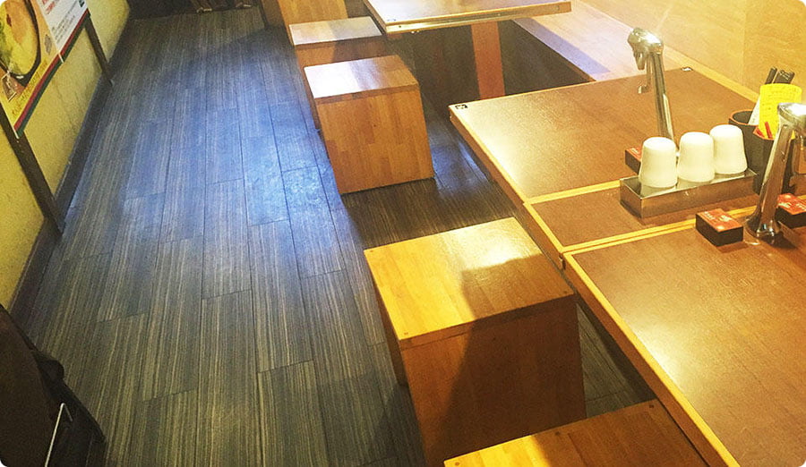 福岡県内で数少ないテーブル席を完備