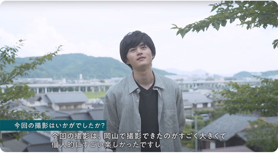 鈴鹿央士さんのインタビューの様子